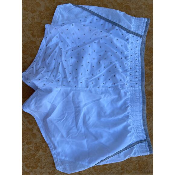 Nike Dry Fit Star Printed Shorts: Size L - Picture 7 of 7